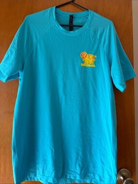 lululemon athletica Turquoise 10K Tour Short Sleeve Tee
